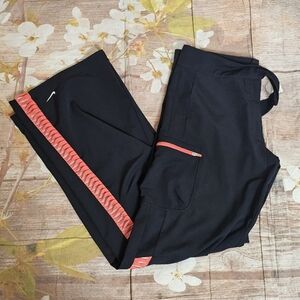 Nike Women's Black and Coral Leggings